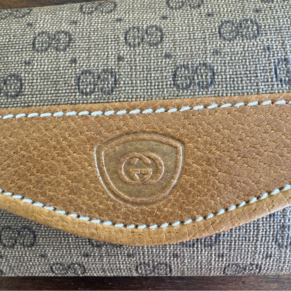 Gucci GG Monogram Key Holder w/Box - Picture 6 of 15